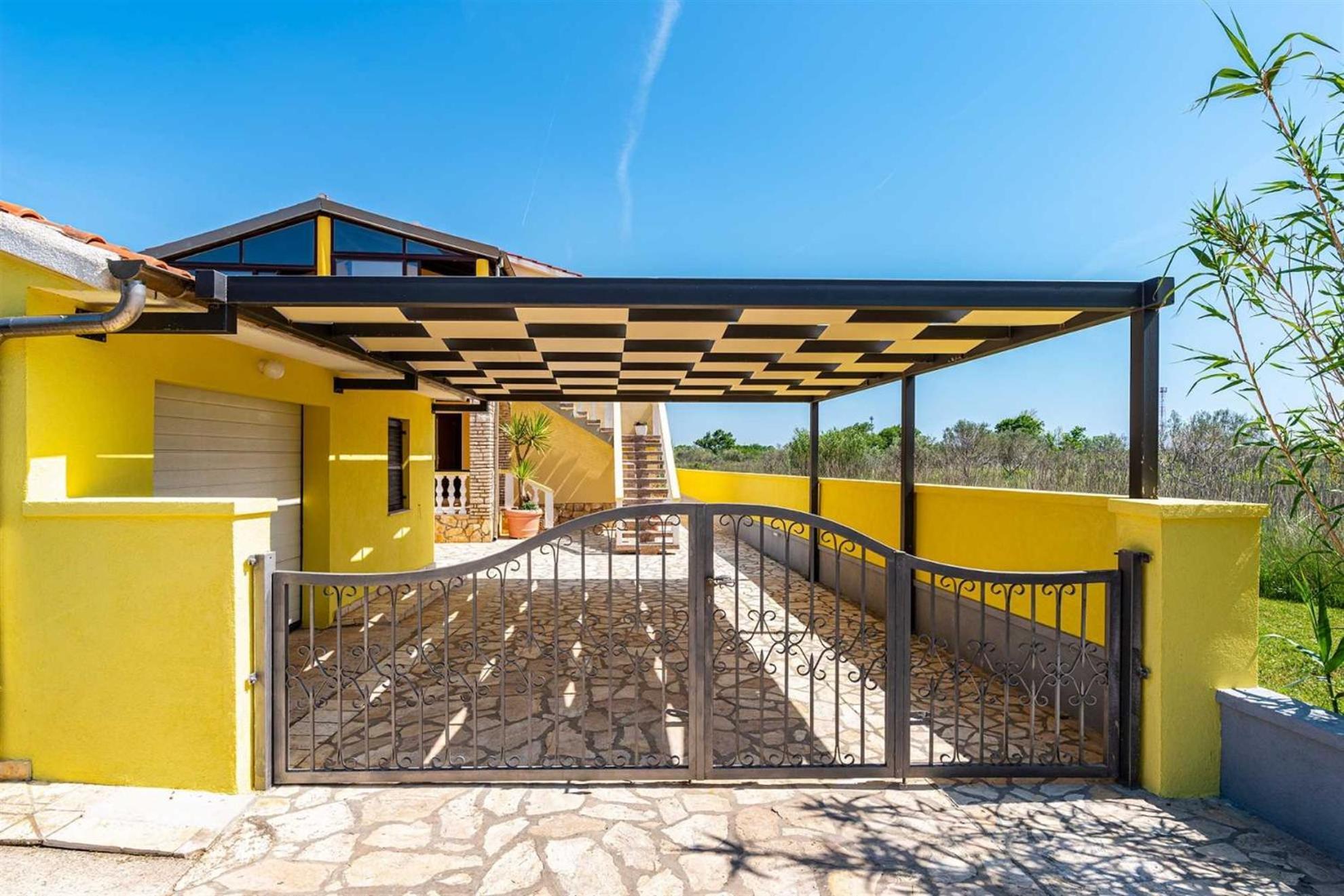 Apartment House Simoni With Pool, Zadar County Privlaka  Exterior foto